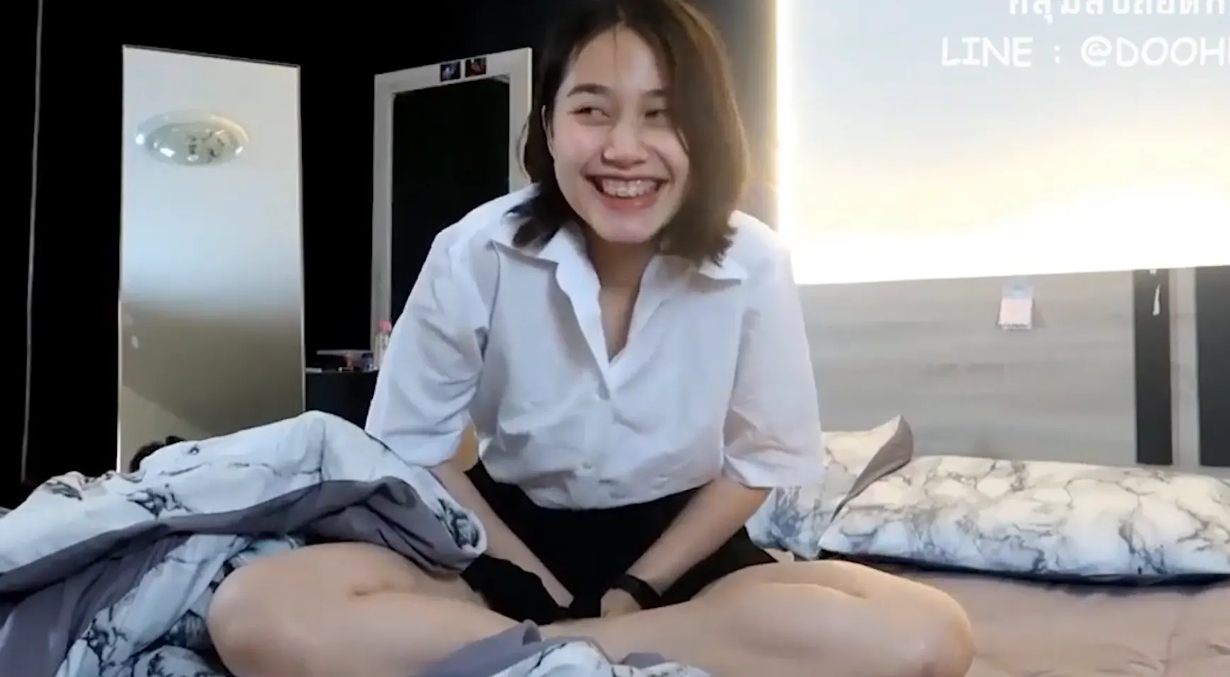 ไข่เน่าหลุด xxx คลิปที่ทำให้ดังใน tiktok 18+ชุดนักศึกษา ยิ้มหวาน