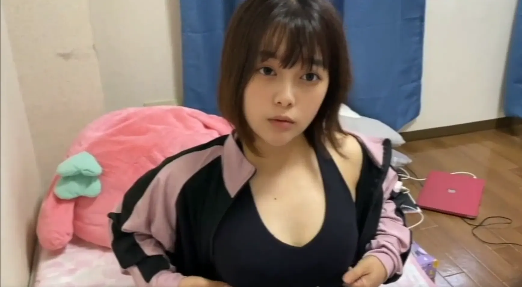 น้องเฟรมหลุด 18+ xxx ให้ถอดโชว์จนแหลกแล้วจับแตกในหอย